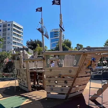 Seaview, 1 Bedroom With A Pool דירה